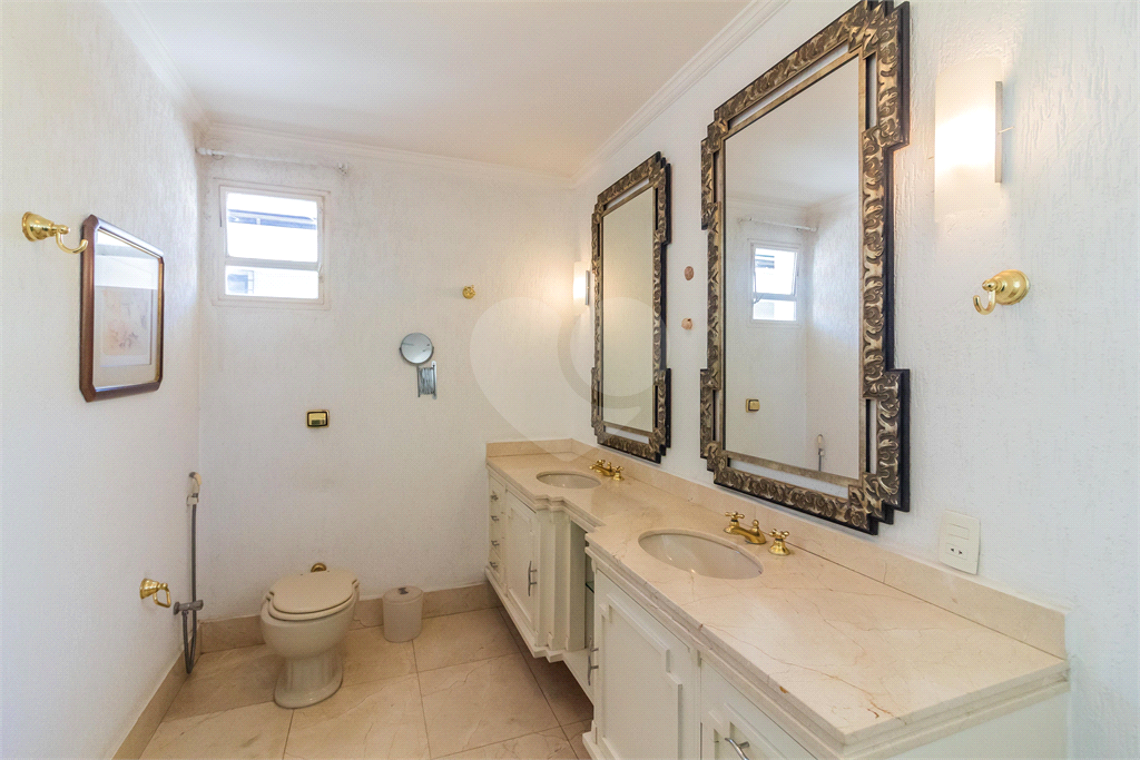 CASA À VENDA COM 3 QUARTOS EM ALTO DE PINHEIROS