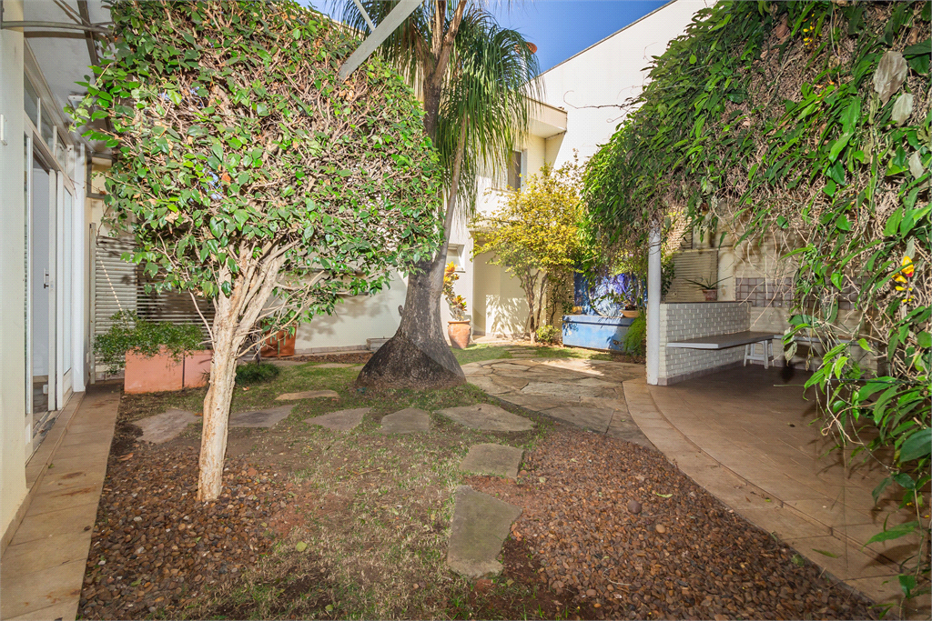 CASA À VENDA COM 3 QUARTOS EM ALTO DE PINHEIROS