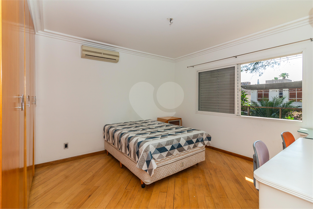 CASA À VENDA COM 3 QUARTOS EM ALTO DE PINHEIROS