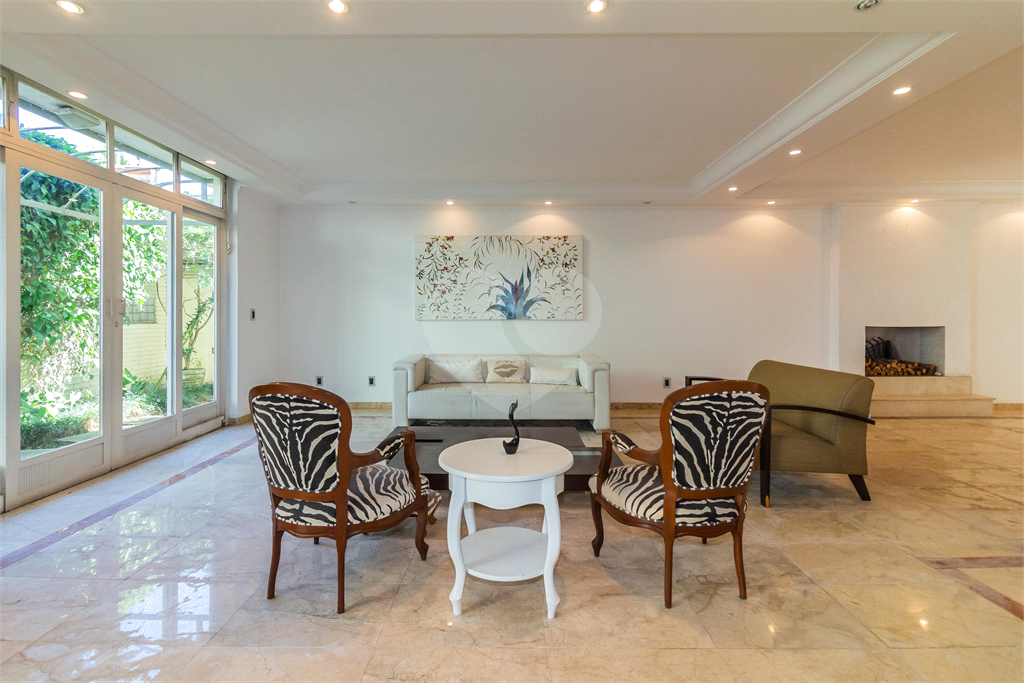 CASA À VENDA COM 3 QUARTOS EM ALTO DE PINHEIROS