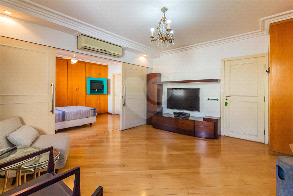 CASA À VENDA COM 3 QUARTOS EM ALTO DE PINHEIROS