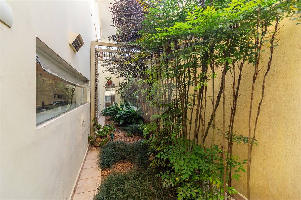CASA À VENDA COM 3 QUARTOS EM ALTO DE PINHEIROS