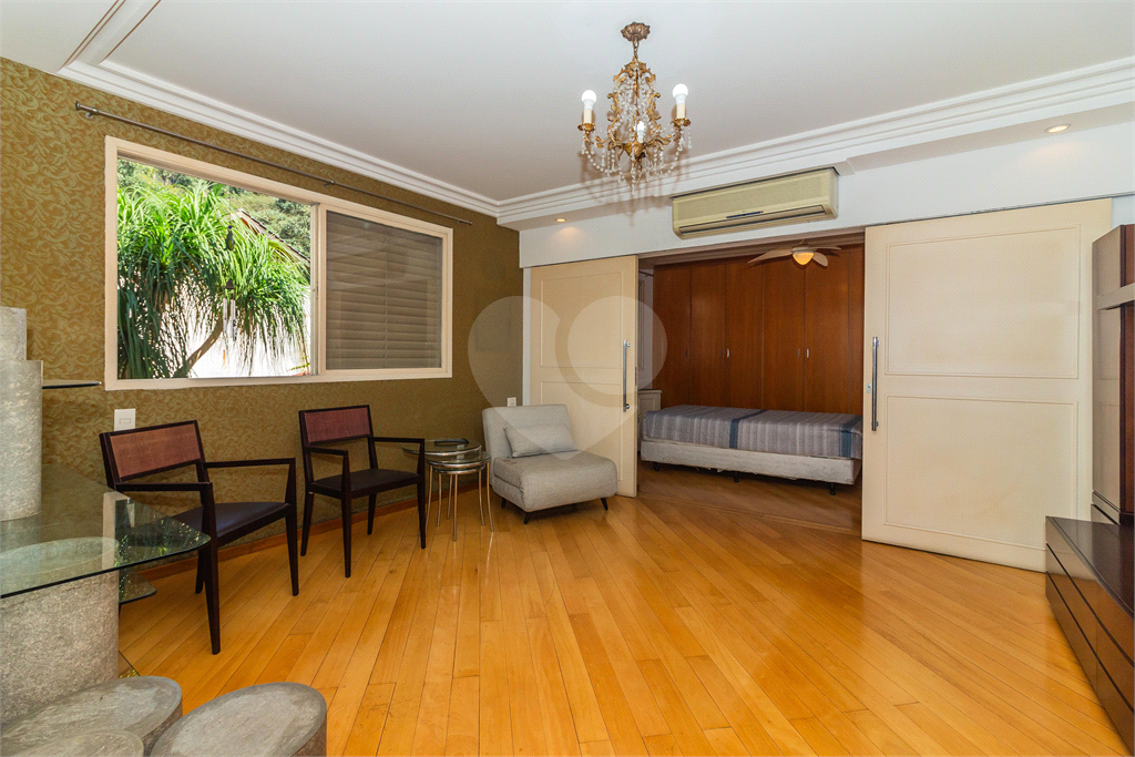 CASA À VENDA COM 3 QUARTOS EM ALTO DE PINHEIROS