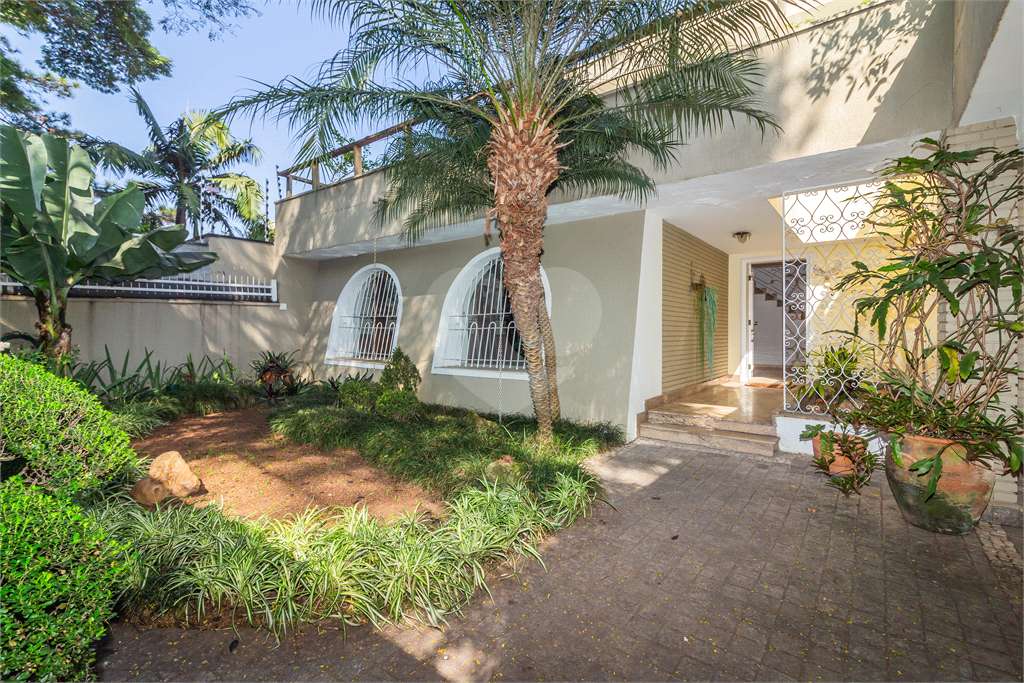 CASA À VENDA COM 3 QUARTOS EM ALTO DE PINHEIROS
