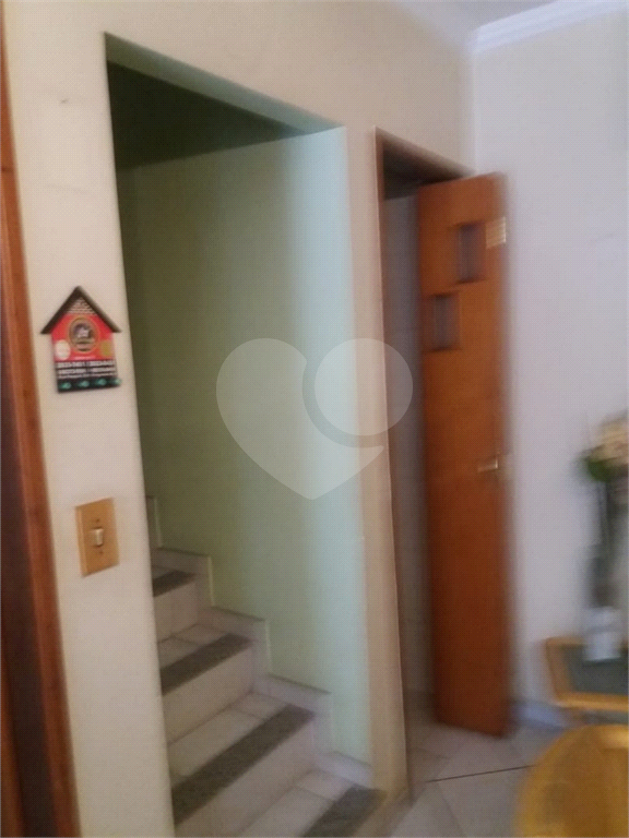 Sobrado em condóminio fechado !