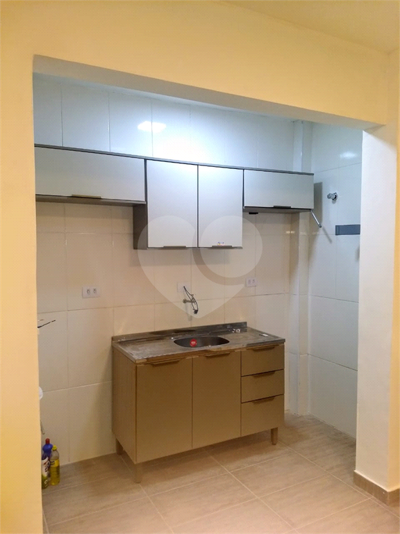 APARTAMENTO em CENTRO