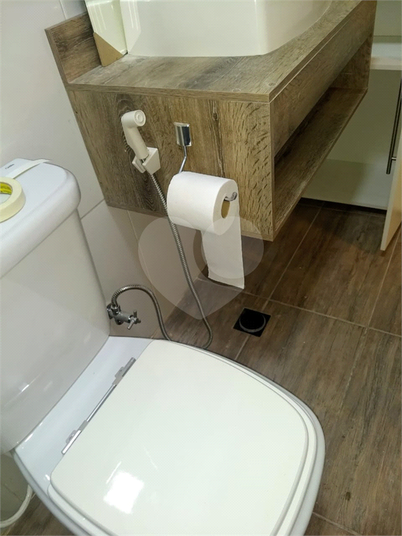 APARTAMENTO em CENTRO