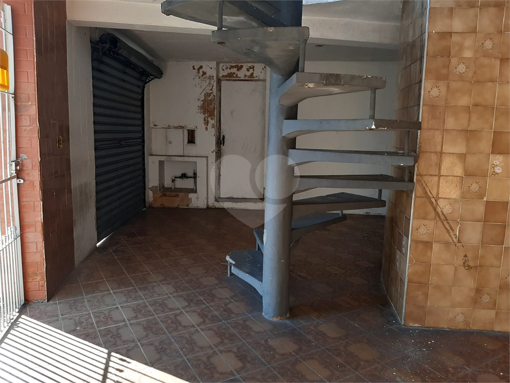 Ampla casa, são 189m de construção, 3 quartos, 4 vagas