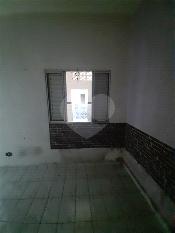 Ampla casa, são 189m de construção, 3 quartos, 4 vagas