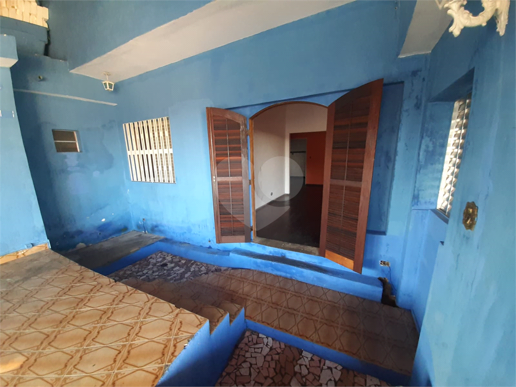 Ampla casa, são 189m de construção, 3 quartos, 4 vagas