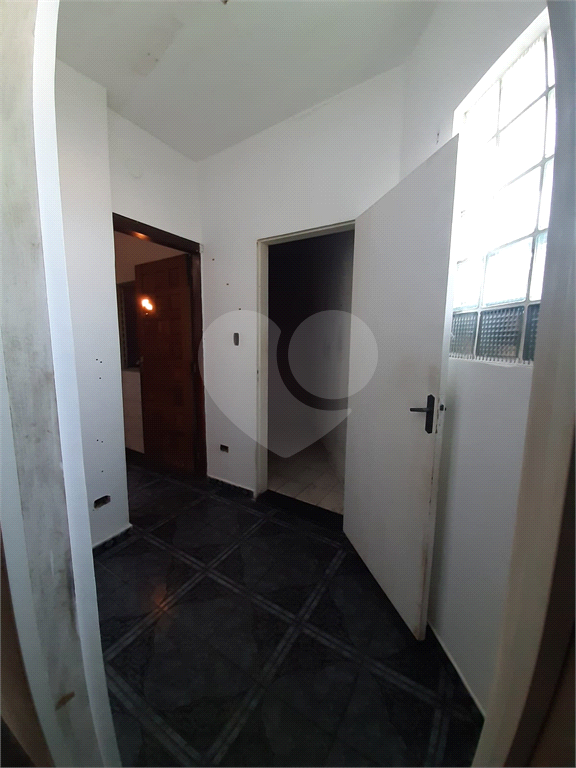 Ampla casa, são 189m de construção, 3 quartos, 4 vagas