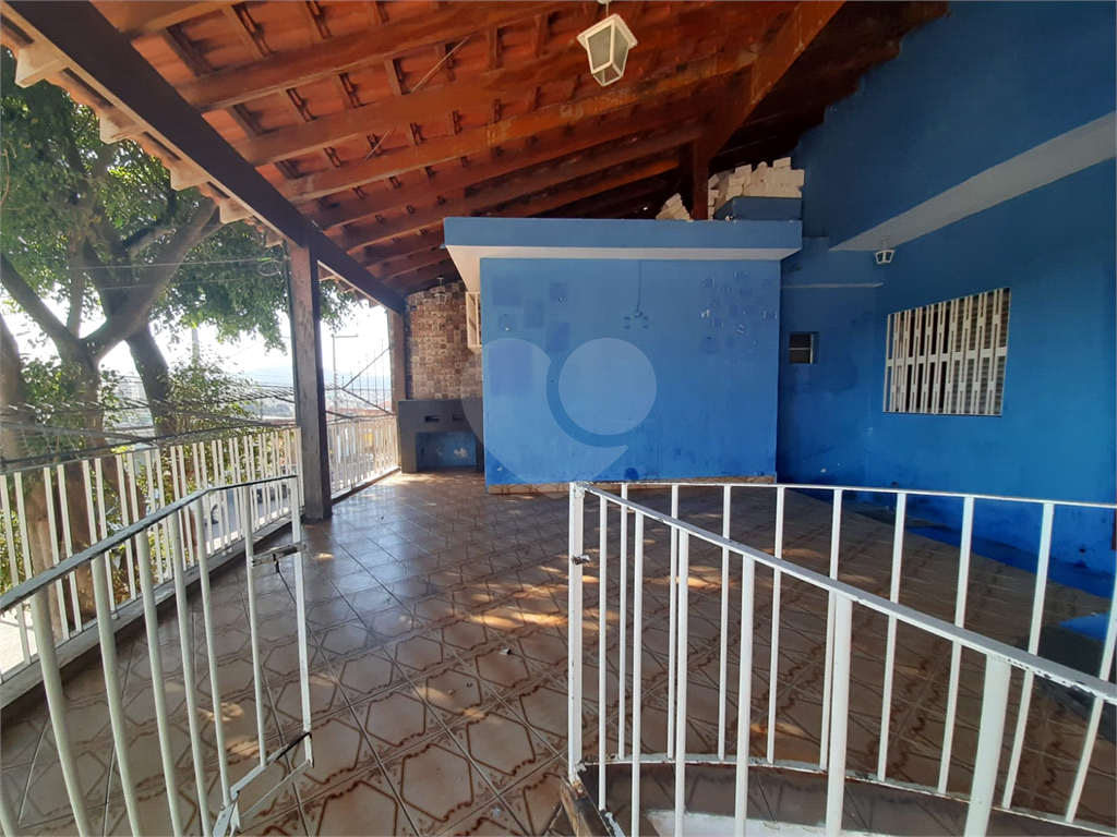 Ampla casa, são 189m de construção, 3 quartos, 4 vagas