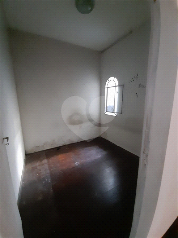 Ampla casa, são 189m de construção, 3 quartos, 4 vagas