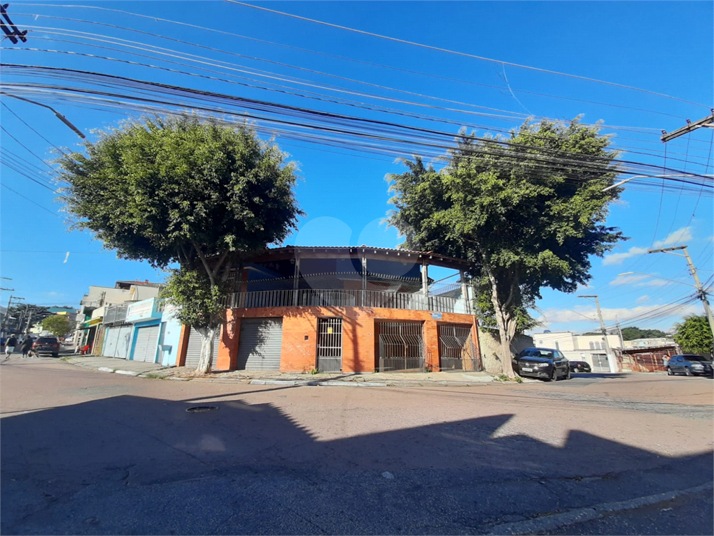 Ampla casa, são 189m de construção, 3 quartos, 4 vagas