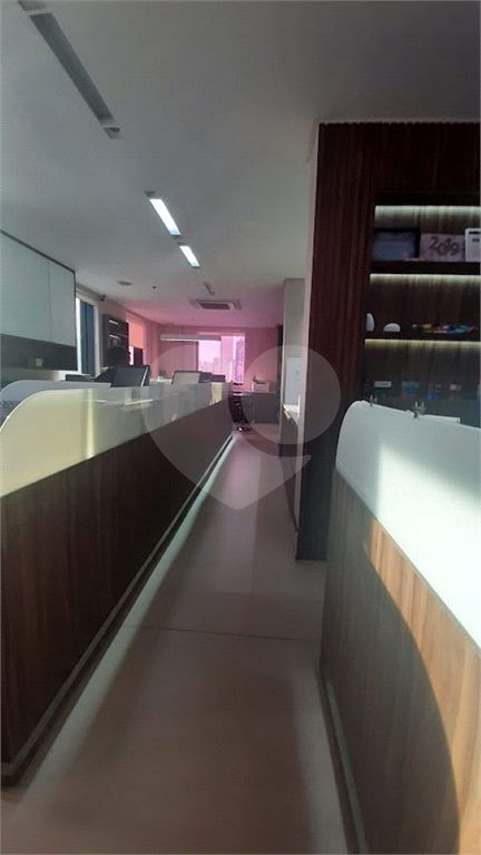 SALAS COMERCIAS NO MELHOR LOCAL DO BAIRRO DE SANTANA 110M², BRAZ LEME A 5 MINUTOS A PÉ.