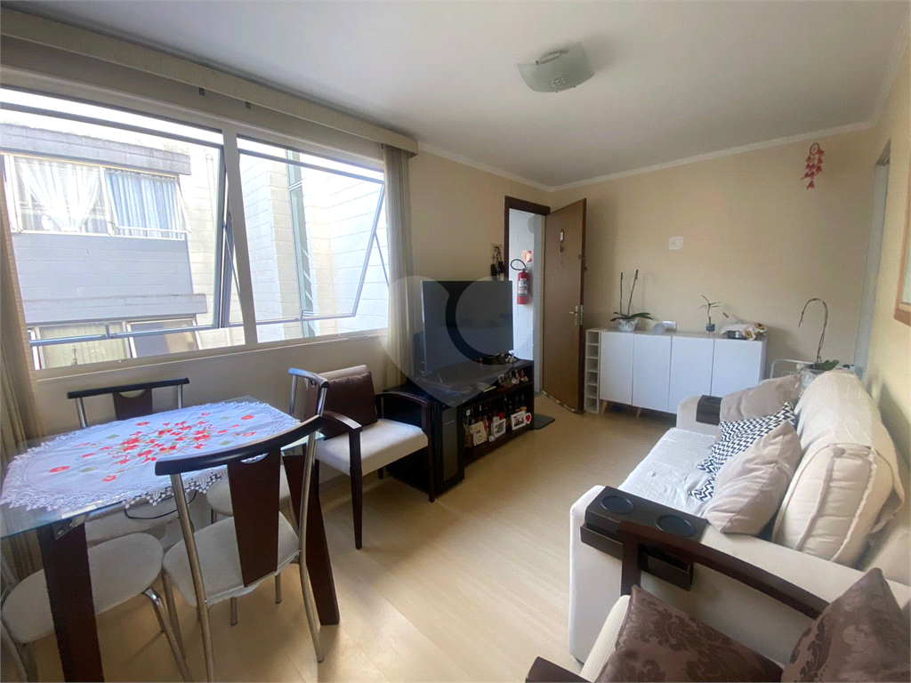 Apartamento à venda com 2 quartos, 52m² - Foto 12