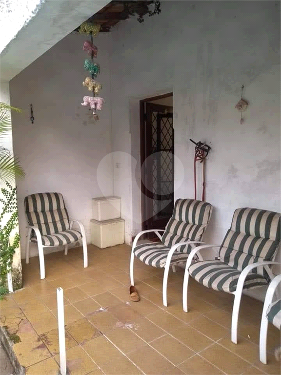 Casa clássica próxima à praia.