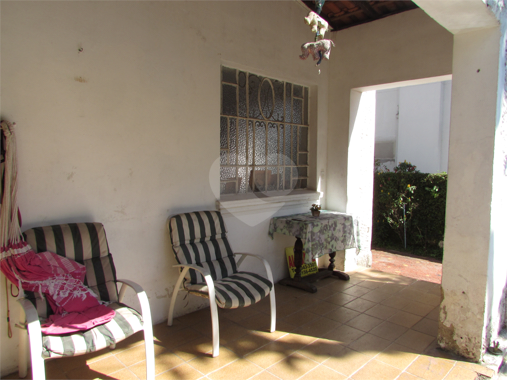 Casa clássica próxima à praia.