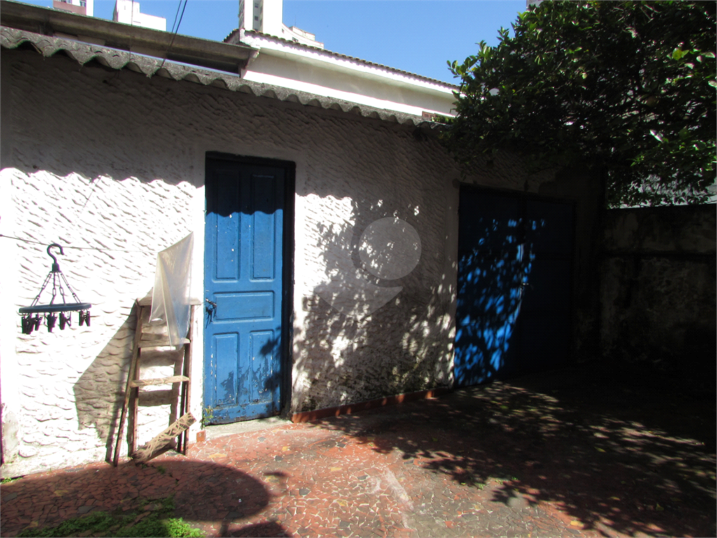 Casa clássica próxima à praia.