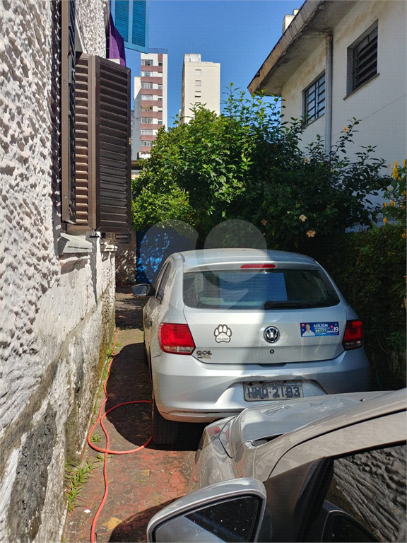 Casa clássica próxima à praia.