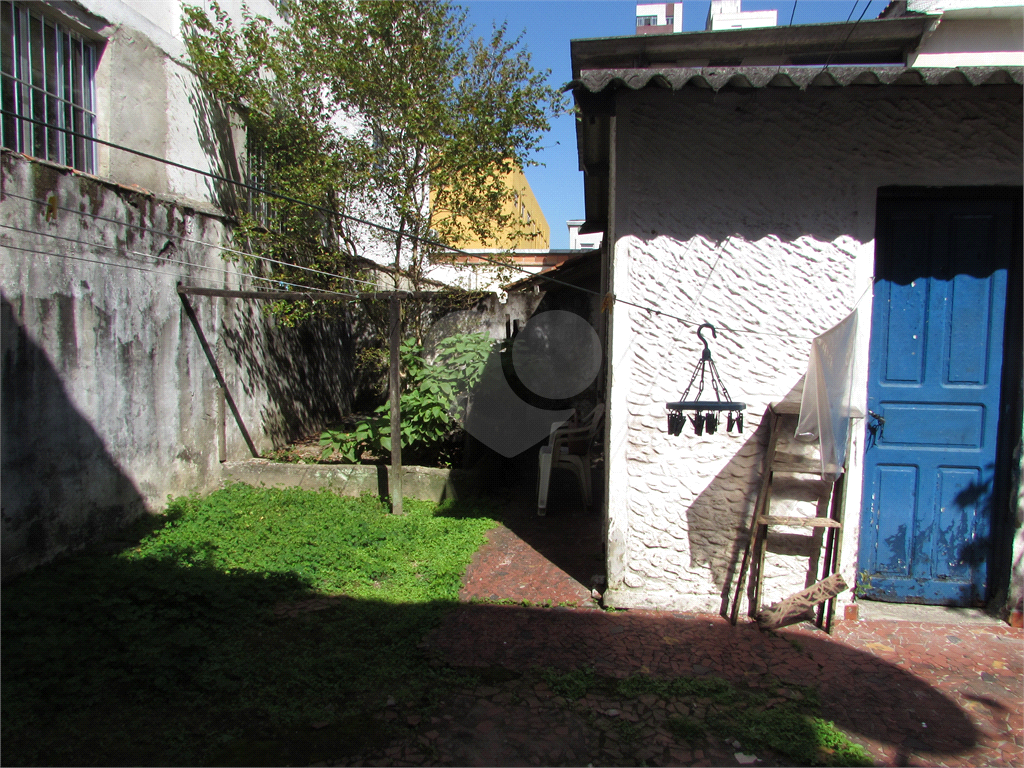 Casa clássica próxima à praia.