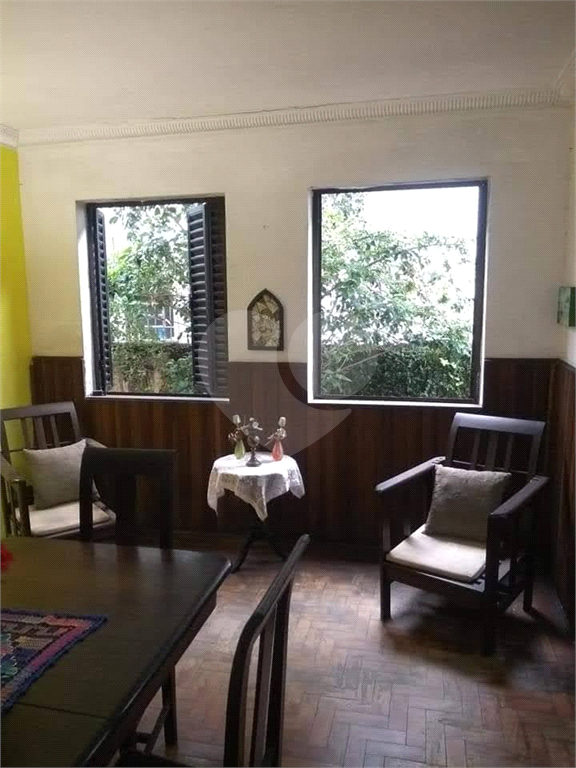 Casa clássica próxima à praia.