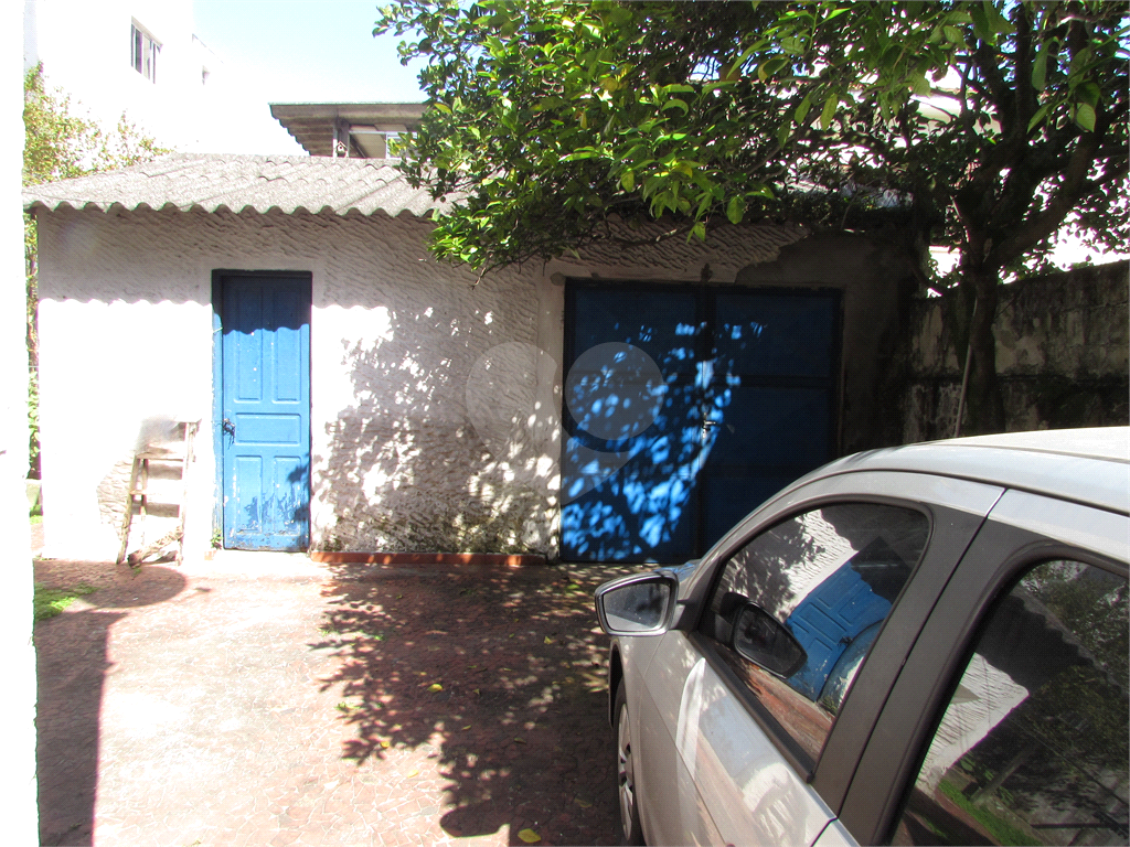 Casa clássica próxima à praia.