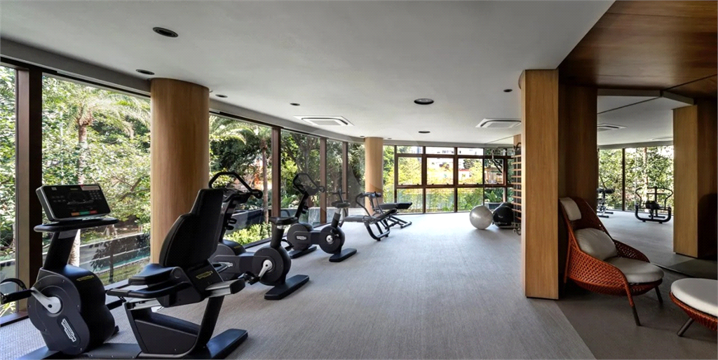Apartamento 1 suíte, 4 vagas 94m2 Vila Olímpia 
