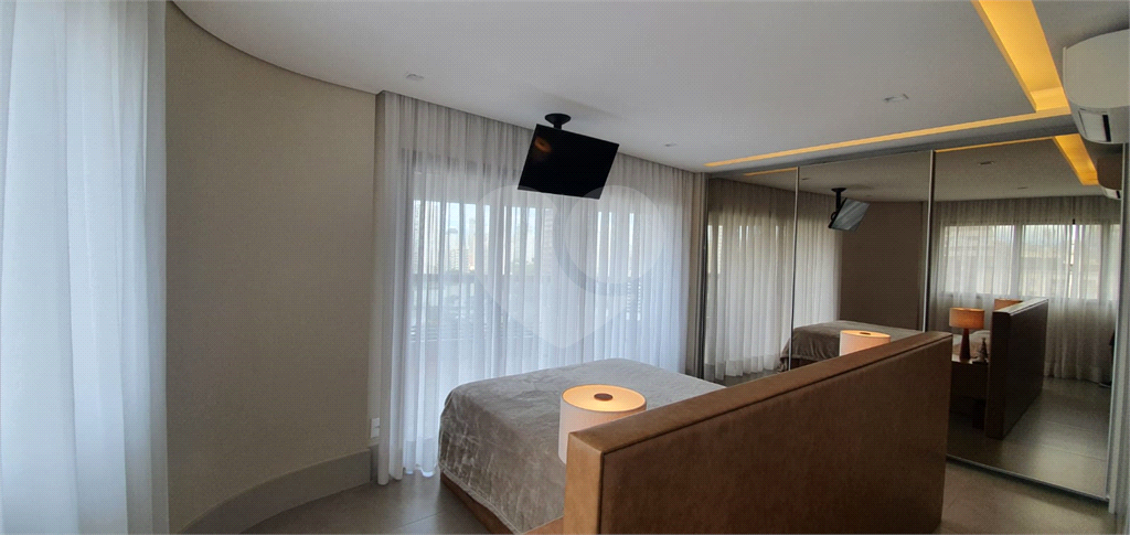 Apartamento 1 suíte, 4 vagas 94m2 Vila Olímpia 
