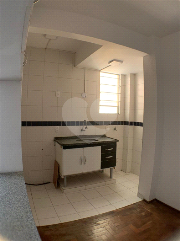 APARTAMENTO em CENTRO