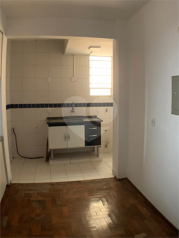 APARTAMENTO em CENTRO