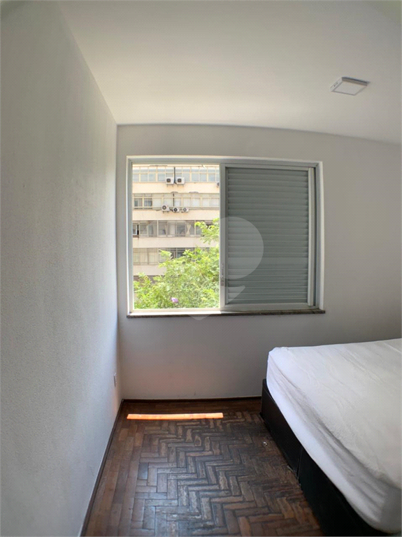 APARTAMENTO em CENTRO