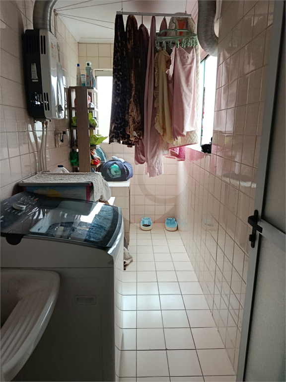Apartamento na Estrada Velha da Penha com 62 metros quadrados 03 dormitorios 01 vaga mobiliado .