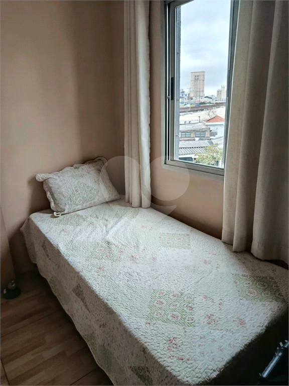 Apartamento na Estrada Velha da Penha com 62 metros quadrados 03 dormitorios 01 vaga mobiliado .