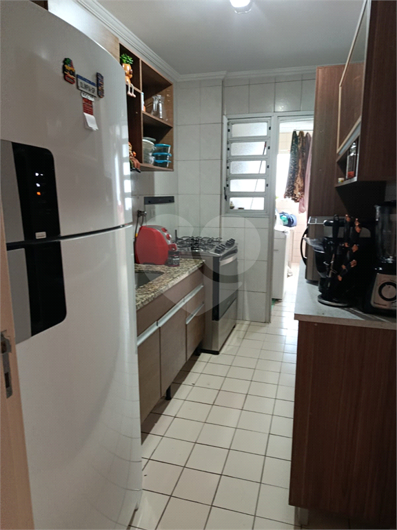 Apartamento na Estrada Velha da Penha com 62 metros quadrados 03 dormitorios 01 vaga mobiliado .