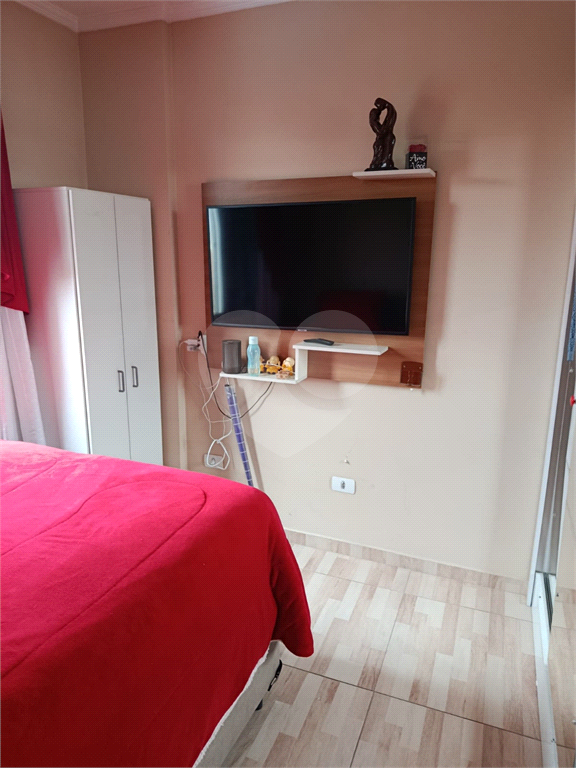 Apartamento na Estrada Velha da Penha com 62 metros quadrados 03 dormitorios 01 vaga mobiliado .