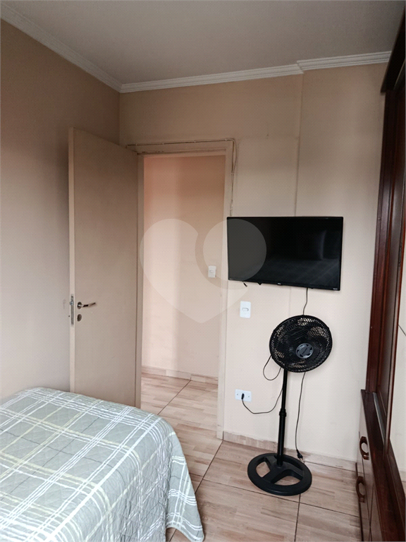 Apartamento na Estrada Velha da Penha com 62 metros quadrados 03 dormitorios 01 vaga mobiliado .