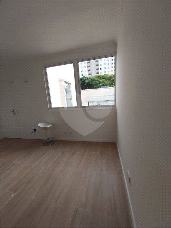 APARTAMENTO em CASA VERDE