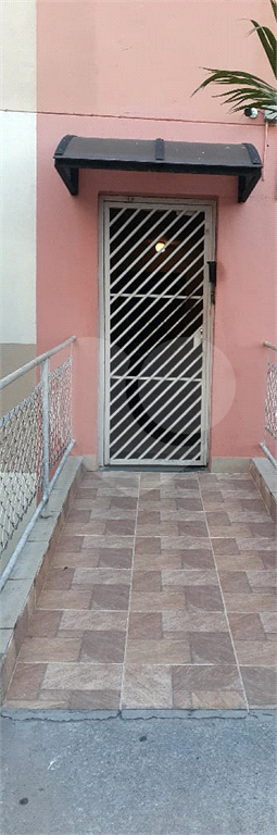 APARTAMENTO em CAMPO LIMPO