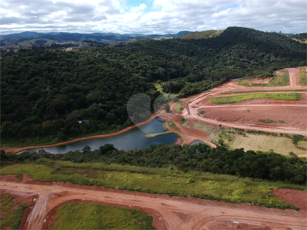 Terreno à venda em Atibaia