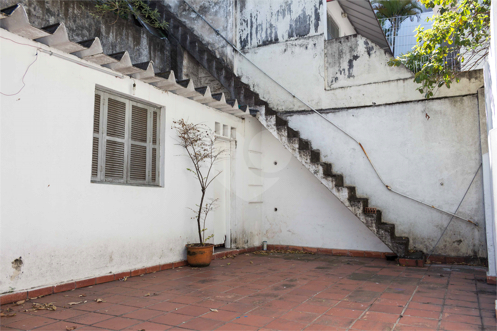 Imóvel comercial com dois pavimentos, Localização excelente meia quadra da Avenida Braz Leme