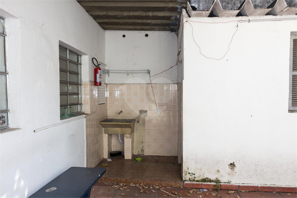 Imóvel comercial com dois pavimentos, Localização excelente meia quadra da Avenida Braz Leme