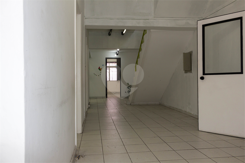Imóvel comercial com dois pavimentos, Localização excelente meia quadra da Avenida Braz Leme