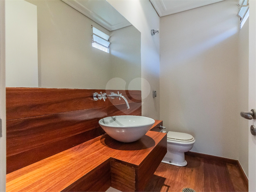 CASA À VENDA COM 4 QUARTOS, PISCINA,  1078M2 AT., NA REGIÃO DE ALTO DE PINHEIROS