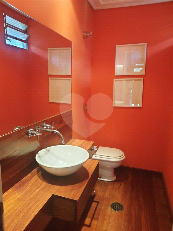 CASA À VENDA COM 4 QUARTOS, PISCINA,  1078M2 AT., NA REGIÃO DE ALTO DE PINHEIROS