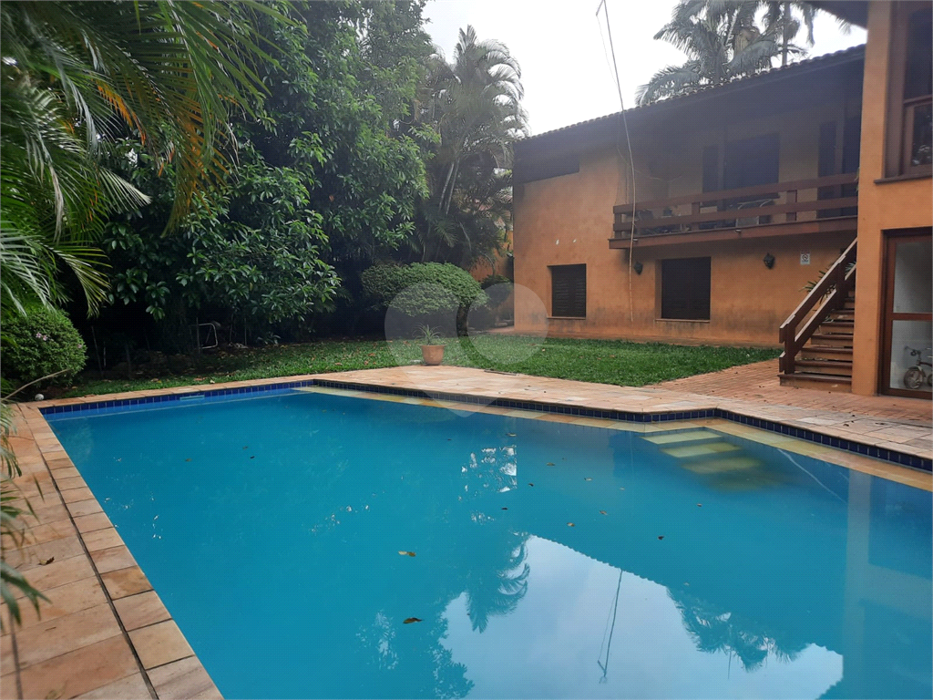 CASA À VENDA COM 4 QUARTOS, PISCINA,  1078M2 AT., NA REGIÃO DE ALTO DE PINHEIROS