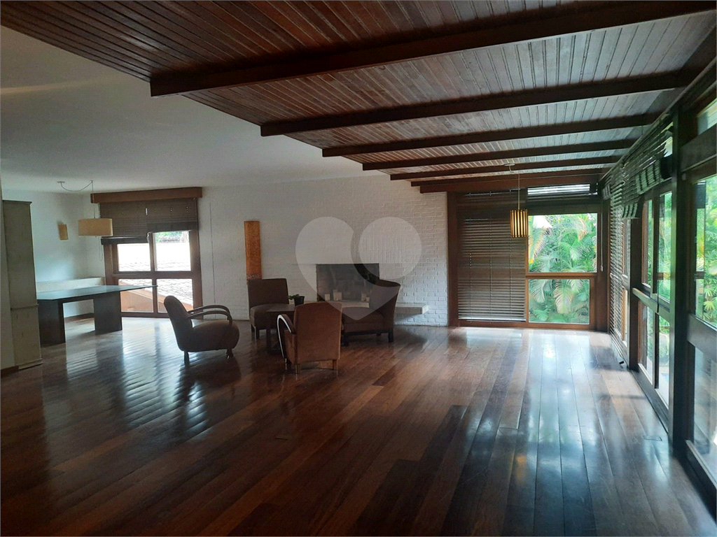 CASA À VENDA COM 4 QUARTOS, PISCINA,  1078M2 AT., NA REGIÃO DE ALTO DE PINHEIROS