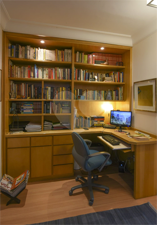 APARTAMENTO em JARDIM PAULISTA