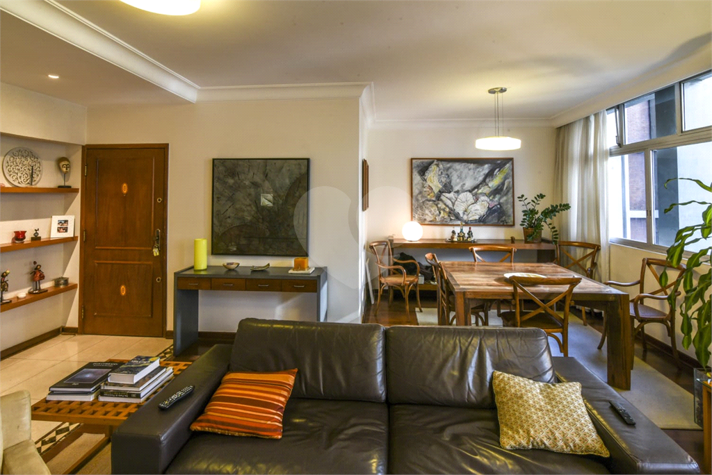 APARTAMENTO em JARDIM PAULISTA