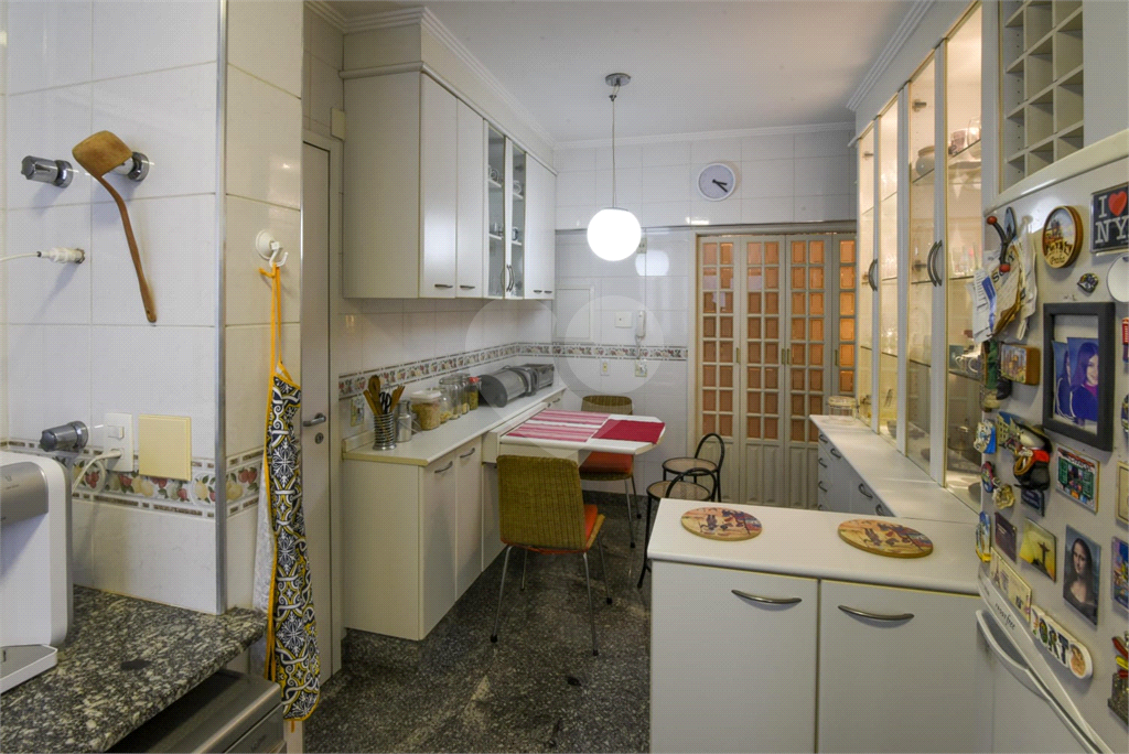 APARTAMENTO em JARDIM PAULISTA